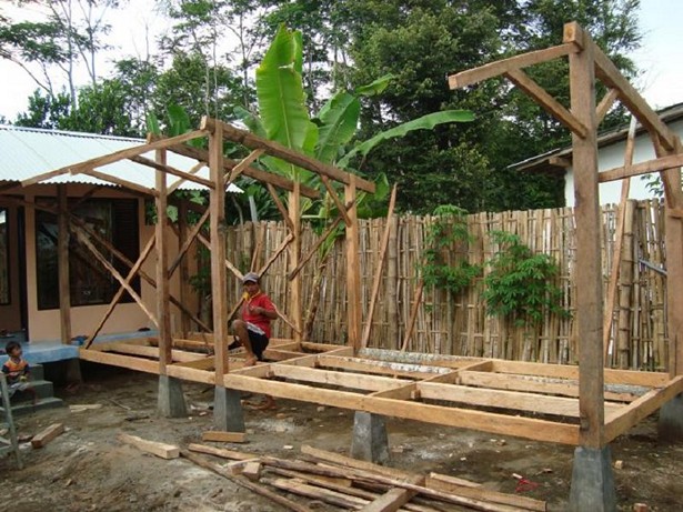 kandang kecil untuk beternak kambing etawa