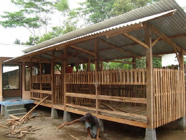 kandang kecil untuk beternak kambing etawa
