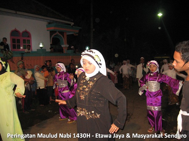 etawa-jaya-dan-masyarakat-senduro-peringati-maulud-nabi-2010