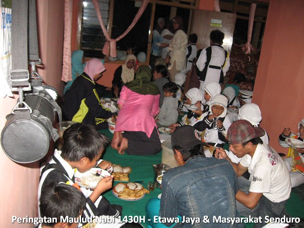 etawa-jaya-dan-masyarakat-senduro-peringati-maulud-nabi-2010