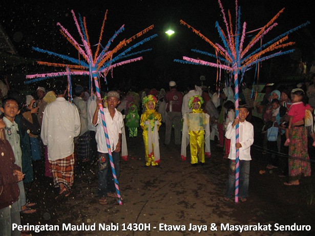 etawa-jaya-dan-masyarakat-senduro-peringati-maulud-nabi-2010