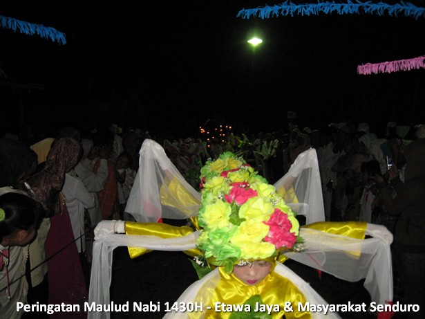 etawa-jaya-dan-masyarakat-senduro-peringati-maulud-nabi-2010