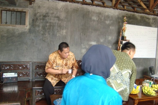 kunjungan-bupati-lumajang-ke-peternakan-etawa-jaya
