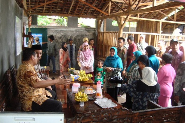 kunjungan-bupati-lumajang-ke-peternakan-etawa-jaya